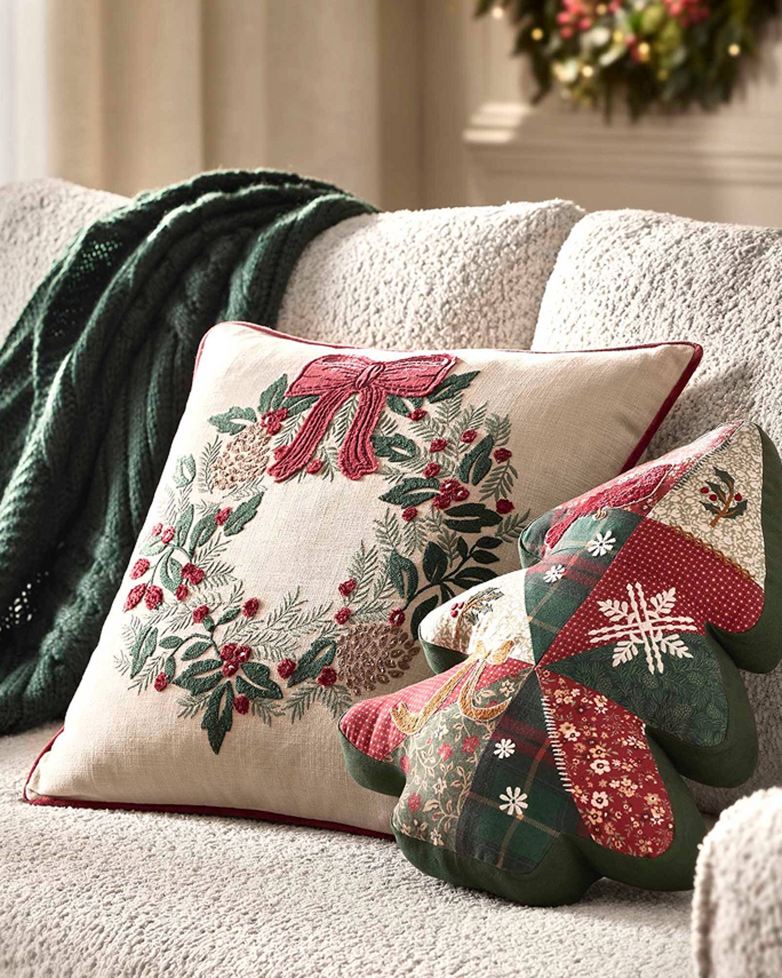 Decorative Pillows & Throws